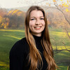 Ein Porträtbild von Lara Fallet